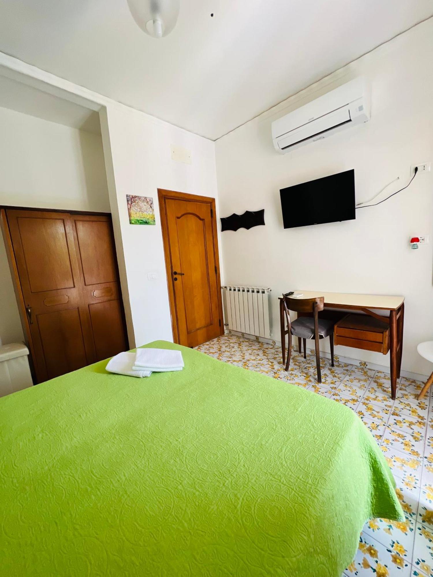 Villa Thomas Bb Conduzione Familiare Forio  Luaran gambar