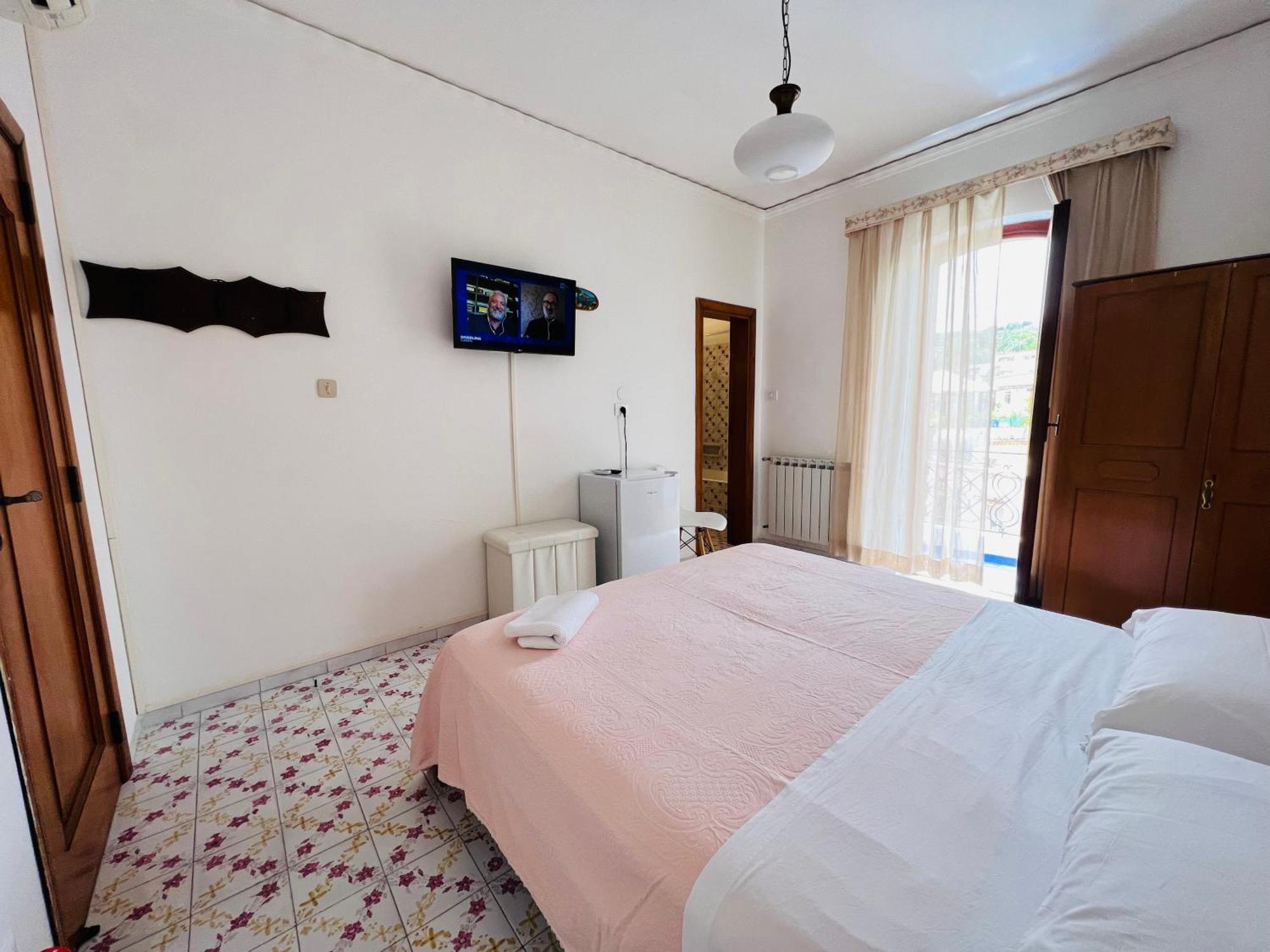 Villa Thomas Bb Conduzione Familiare Forio  Luaran gambar